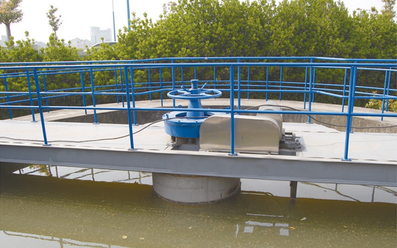 XG懸掛式中心傳動刮泥機